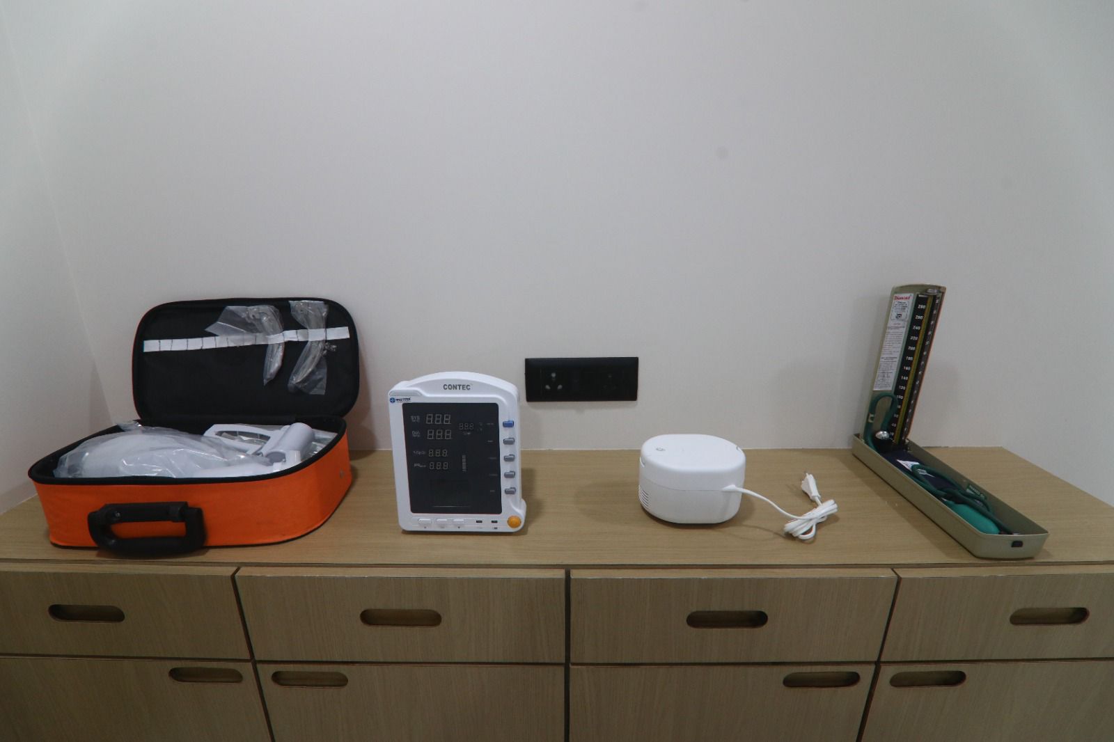 Patient monitor, nebulizer and BP apparatus